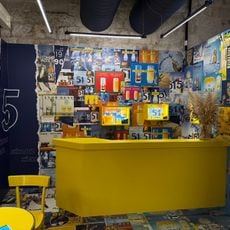 Maison Yellow