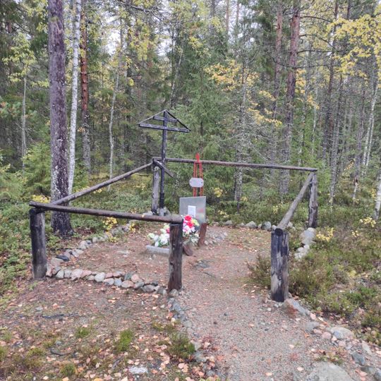 Братская могила советских воинов