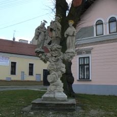 Sousoší svatého Jana Nepomuckého, se sochami sv. Františka a sv. Antonína