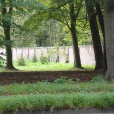 Huis te Manpad: garden wall