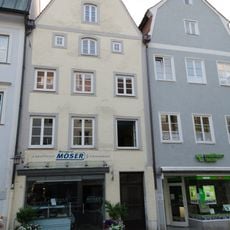 Wohn- und Geschäftshaus