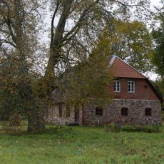 Heimtali village school building