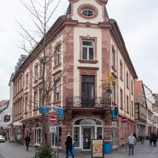 Wohn- und Geschäftshaus