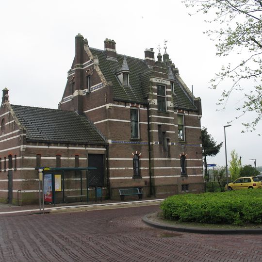 Woonhuis met dienstruimten