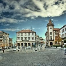 Conjunto arquitetónico composto pelo edifício do Teatro-Cine da Covilhã, pelo edifício da Câmara Municipal da Covilhã, pelo edifício dos CTT e pelo edifício da Caixa Geral de Depósitos