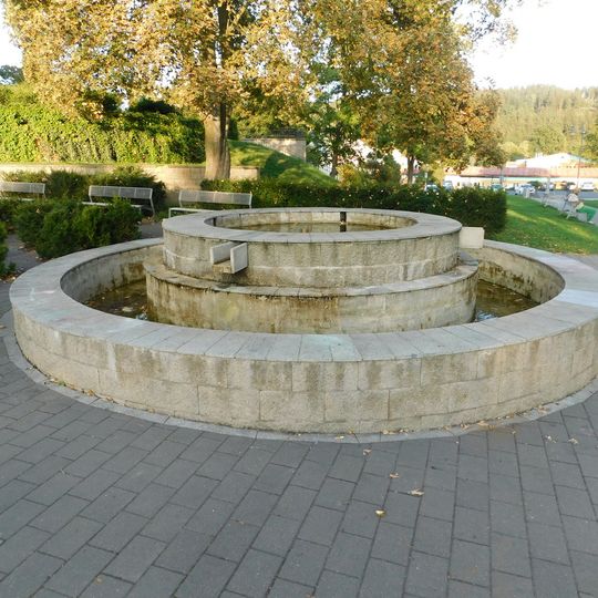 Fontána na náměstí 5. května v Kynšperku nad Ohří