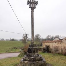 Calvaire de la place de l'église de Dracy