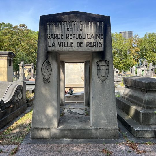À la mémoire des Sapeurs-Pompiers de la Ville de Paris morts au feu