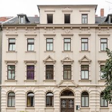 Mietshaus in geschlossener Bebauung Straße des Friedens 6