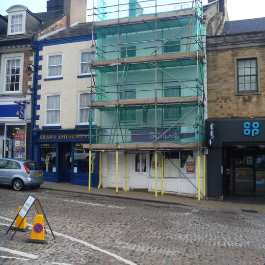 7 And 8, Market Place