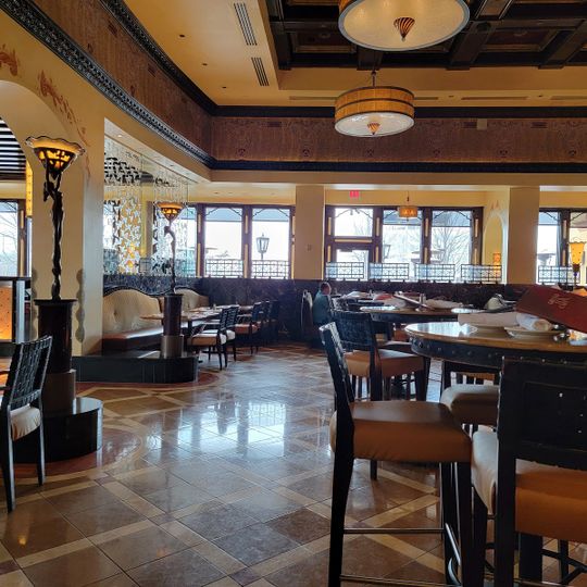 Grand Lux Cafe