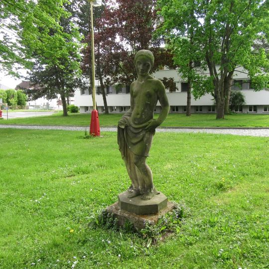 Socha v Šumperku v areálu nemocnice