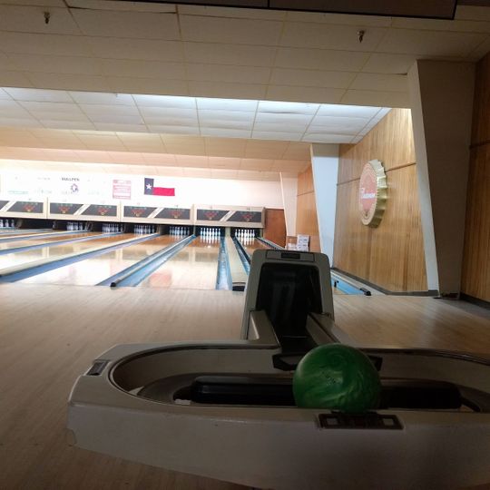 Leesure Lanes