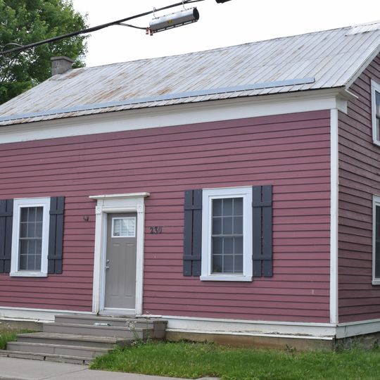 230, rue Brock Ouest