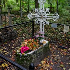 Могила Л.А. Чарской (1875-1937), писательницы