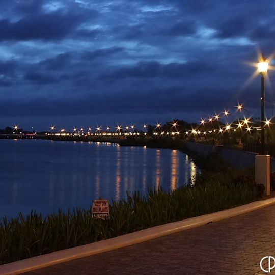 Iloilo River Esplanade