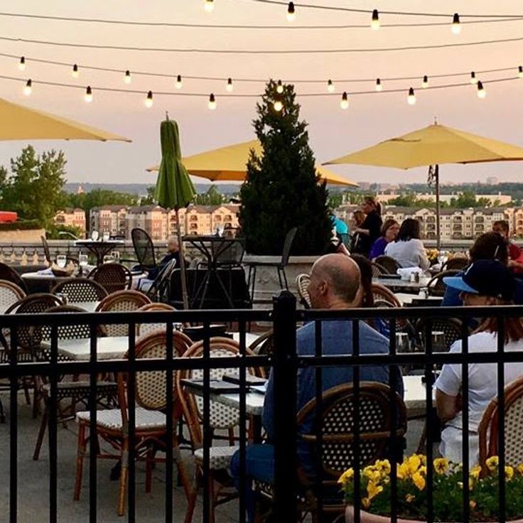 Trezo Mare Restaurant & Lounge