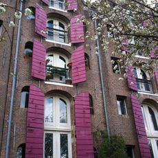 Pakhuis met puntgevel