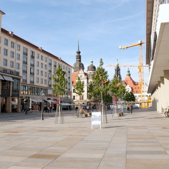 Schloßstraße 3, 5, 7, 9