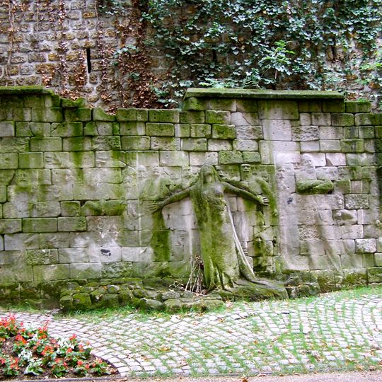 Aux victimes des Révolutions