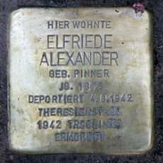 Stolperstein en memoria de Elfriede Alexander
