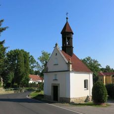 Kaple na návsi v Bynovci