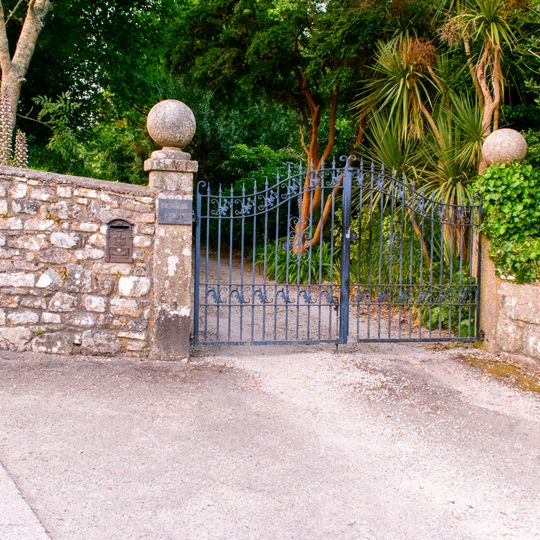 Gate Piers South Of Hogus House