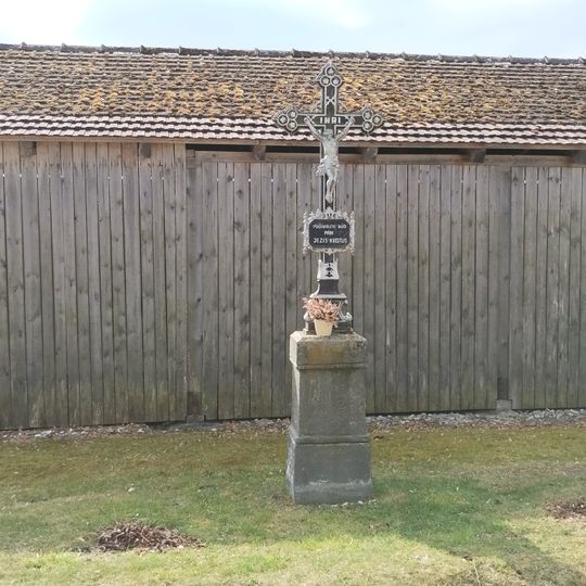 Kříž na západním okraji vsi