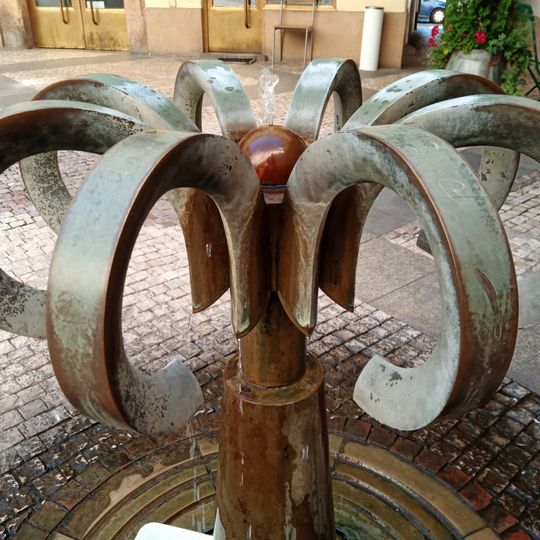 Fontánka na nádvoří paláce Platýz v Praze