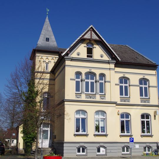 Villa Lange Straße 64