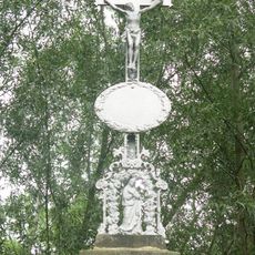 Kříž u silnice jihovýchodně od Dolního Lochova