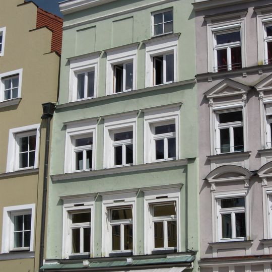 Wohn- und Geschäftshaus