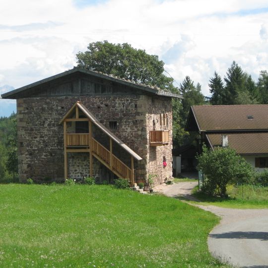 Steifler mit Wohnturm in Glaning