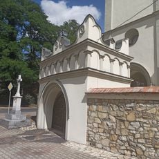 Brama na cmentarz przykościelny w Kujawach