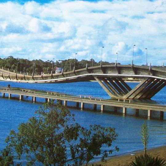 Leonel Viera Bridge