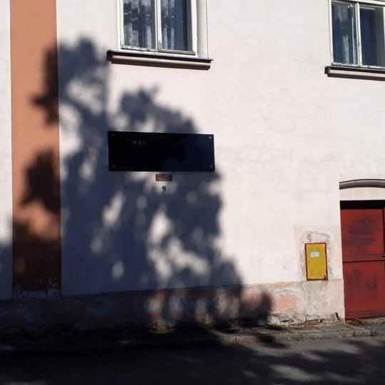 Pamětní deska Emanuela Truhláře v Nové Včelnici