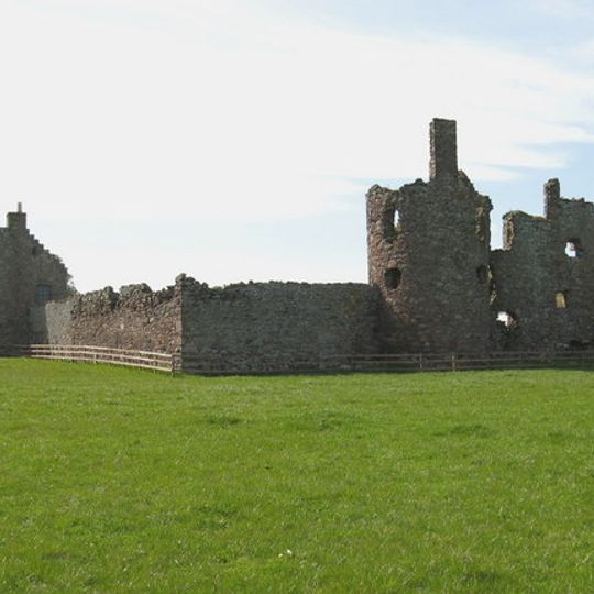 Garleton House and castle walls