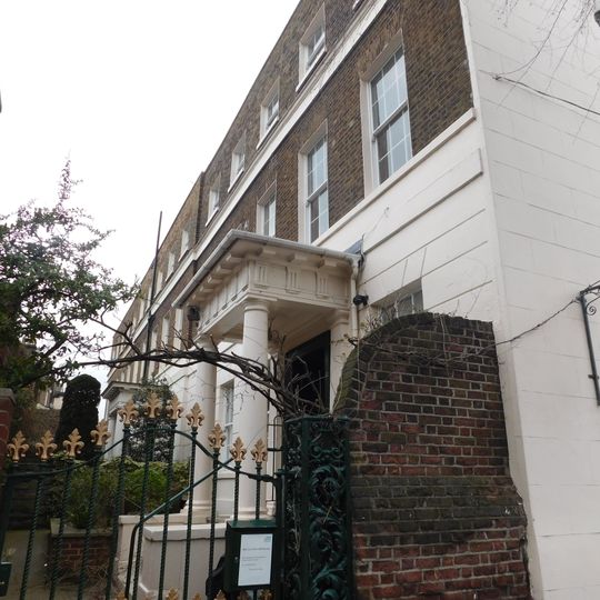 694A, 696A And 698A, High Road E11