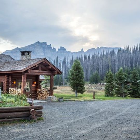 Brooks Lake Lodge