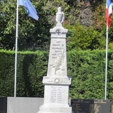 Monument aux morts de Beuvrages