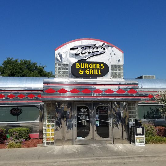 Tom's Burgers & Grill