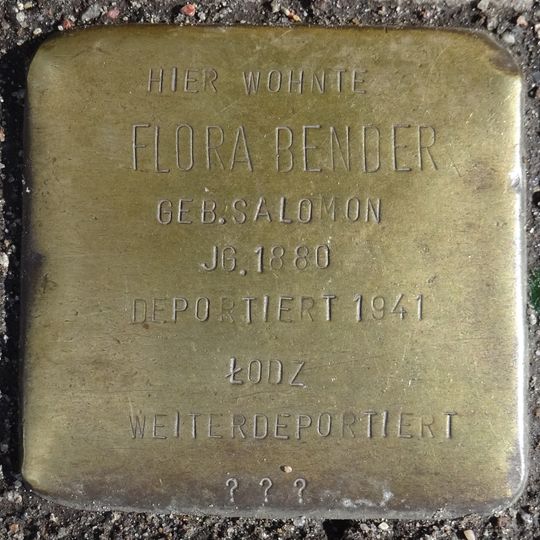 Stolperstein en memoria de Flora Bender