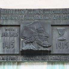 Pamětní deska Mistra Jana Husa na Evangelickém kostele v Třebíči