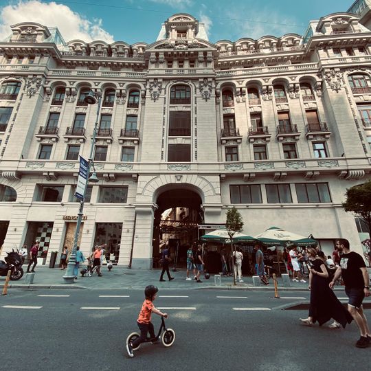 Umbrele in Pasajul Victoria