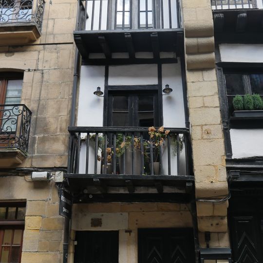 Casa Nagusia 9