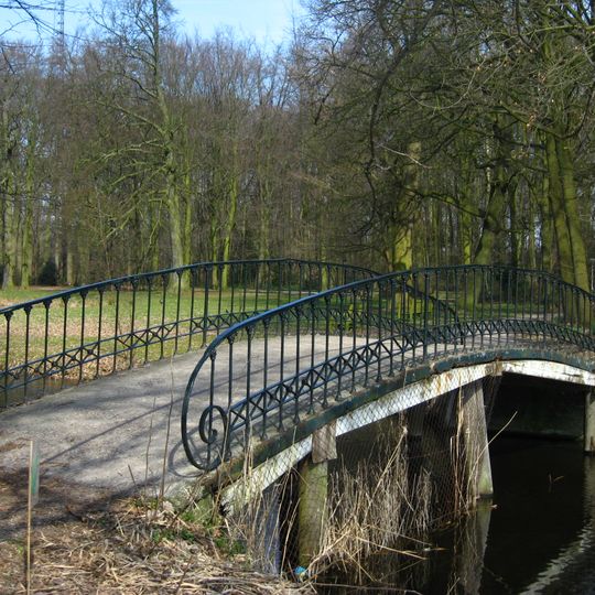 Oud-Poelgeest: boogbrug