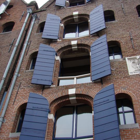 Pakhuis met puntgevel
