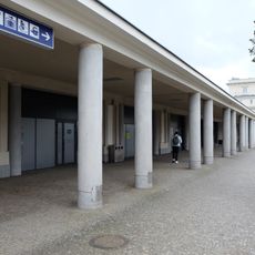 Kolumnowy pasaż komunikacyjny