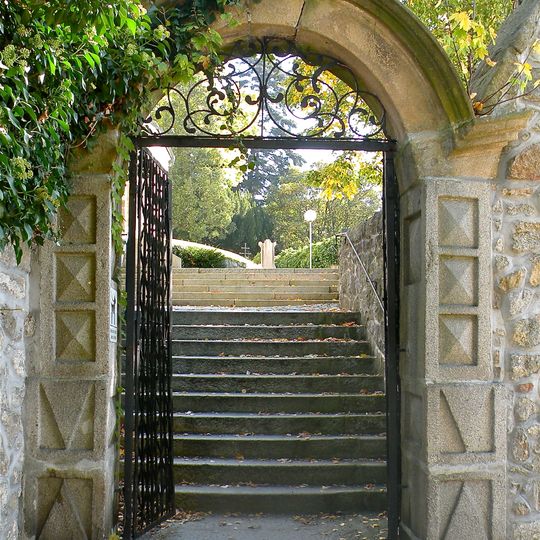 Alter Friedhof und Kirchenstiege, Mauthausen