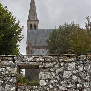 Église Saint-Vincent-et-Sainte-Radegonde de Cour-sur-Loire